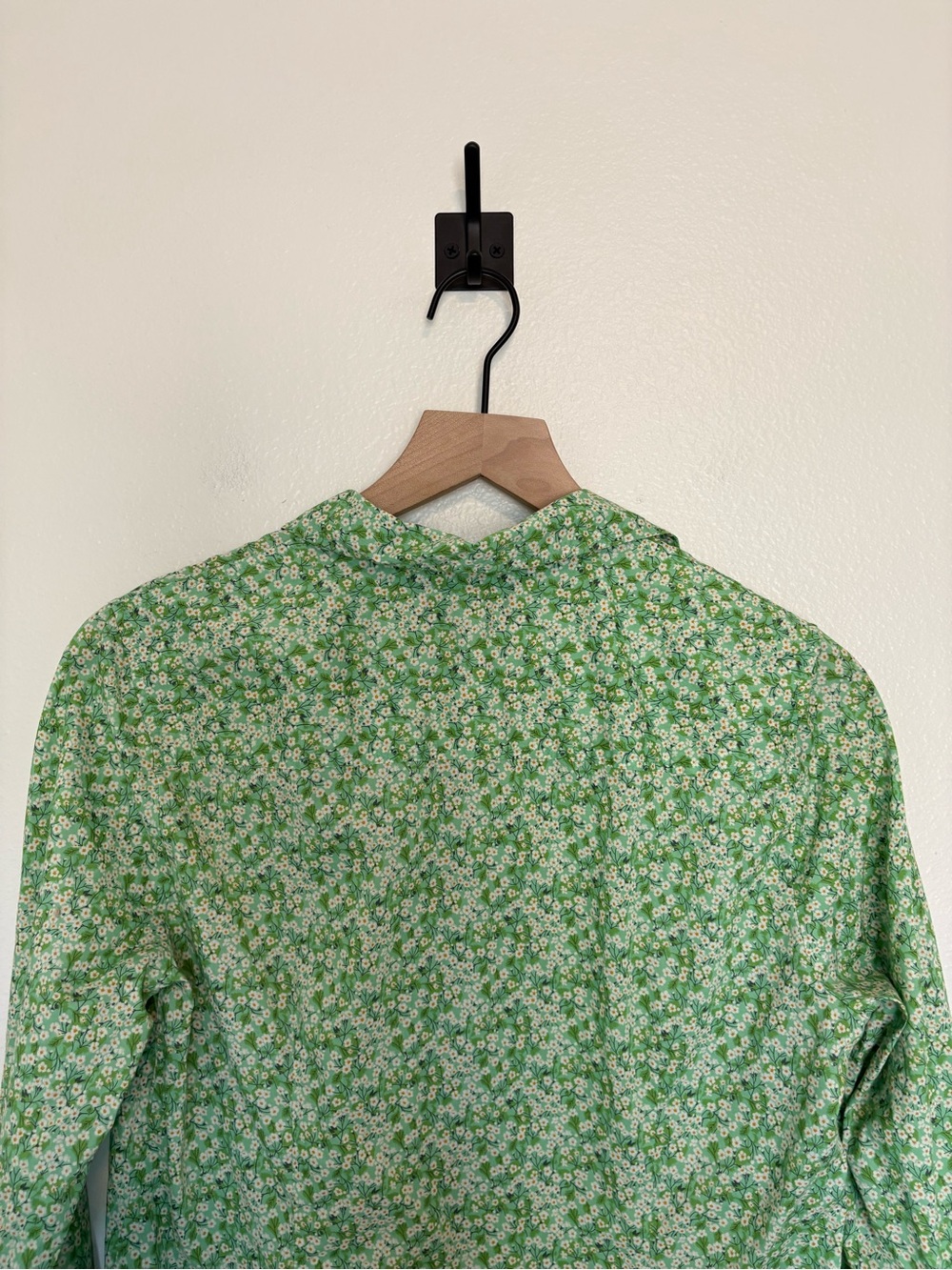 J. Crew Liberty of London Floral Cotton Poplin Perfect Button-Up Shirt Green 10 - Picture 6 of 9